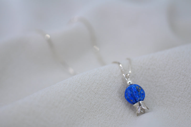 ‏‏POMEGRANATE & SHAPED BLUE LAPIS LAZULI STONE NECKLACE