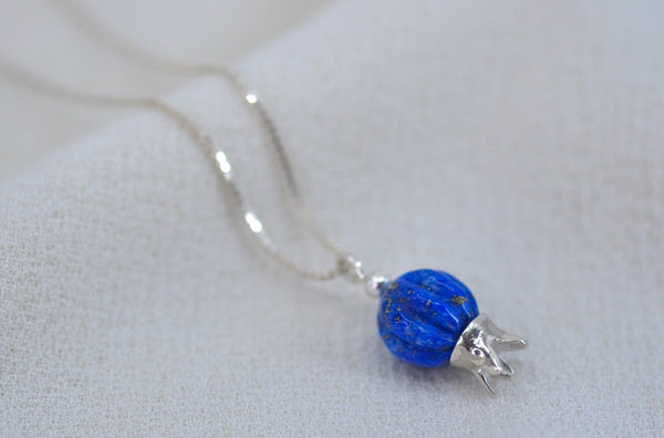 ‏‏POMEGRANATE & SHAPED BLUE LAPIS LAZULI STONE NECKLACE