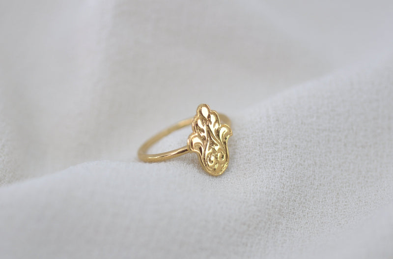 SMALL ENGRAVED HAMSA RING