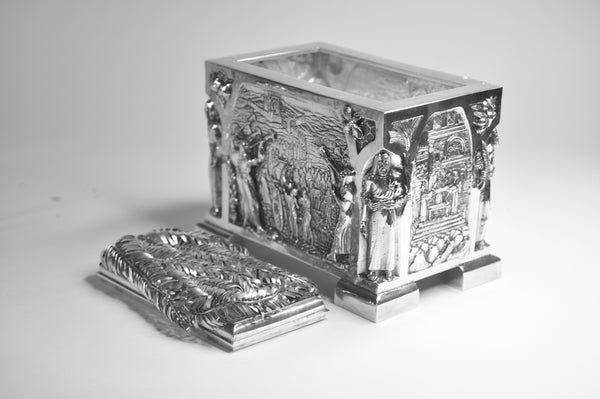 HOLY TEMPLE ETROG BOX by Luvaton Itzhak and Samuel Mauriciu