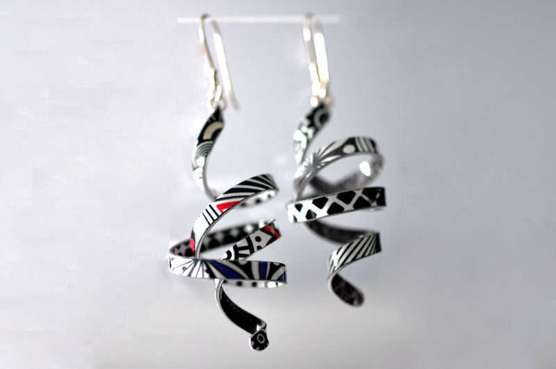 Curly Earrings - Black and White