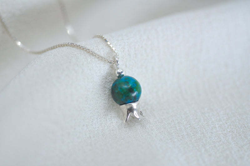 ‏‏POMEGRANATE & CHRYSOCOLLA STONE NECKLACE