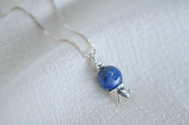 ‏‏POMEGRANATE & BLUE LAPIS LAZULI STONE NECKLACE